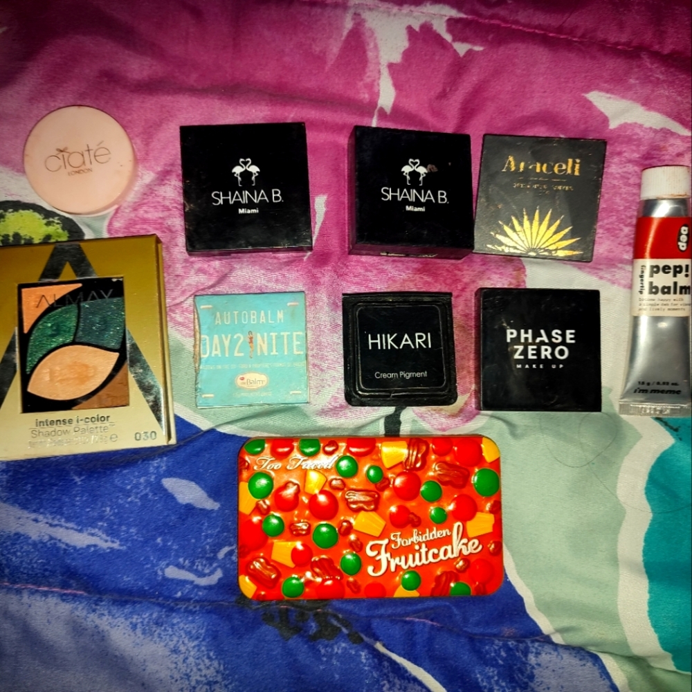 Makeup bundle